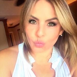 Meet your Posher, Claudia